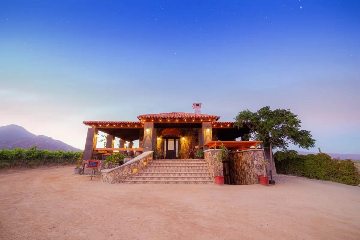 Casa Emiliana: casa Emiliana iluminada al anochecer