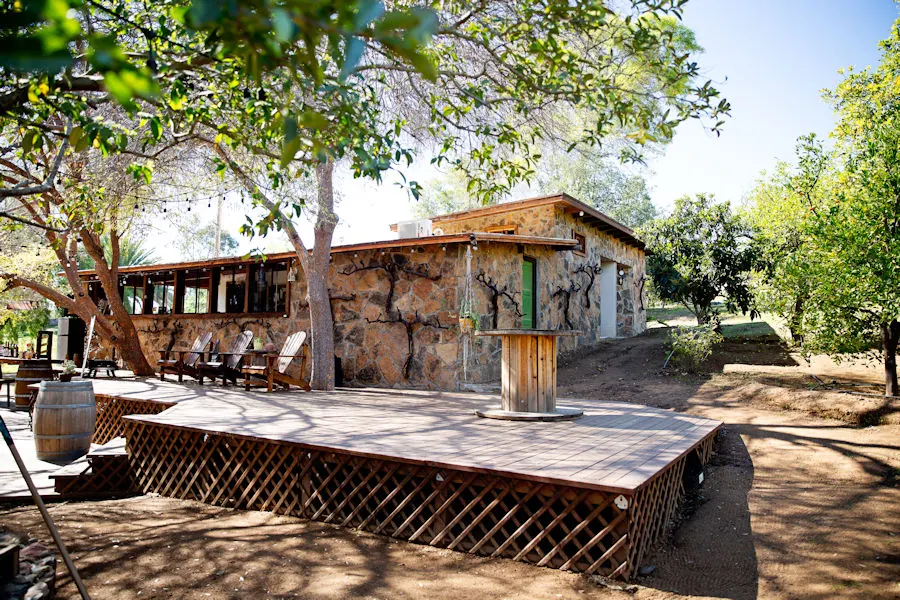Viñedo En'kanto: casa de piedra de la vinícola