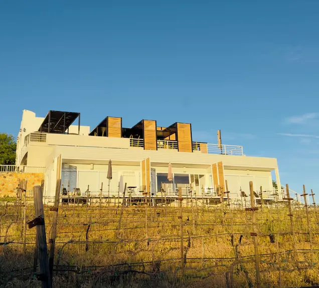 Hacienda Montero: exterior del hotel-vinícola sobre los viñedos