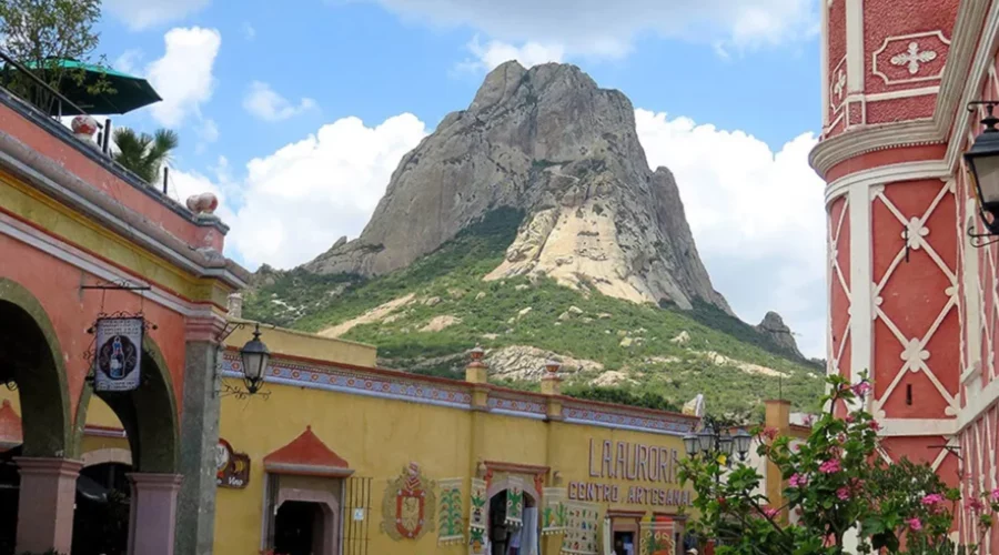 Descubre la Magia de Peña de Bernal: 20 Actividades Imperdibles para tu Viaje